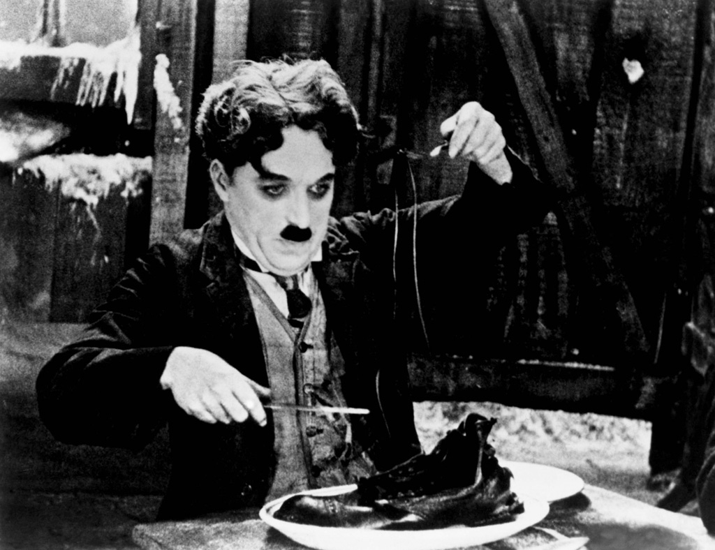 Charlie Chaplin är idag en av historiens mest kända stumfilmsskådespelare.