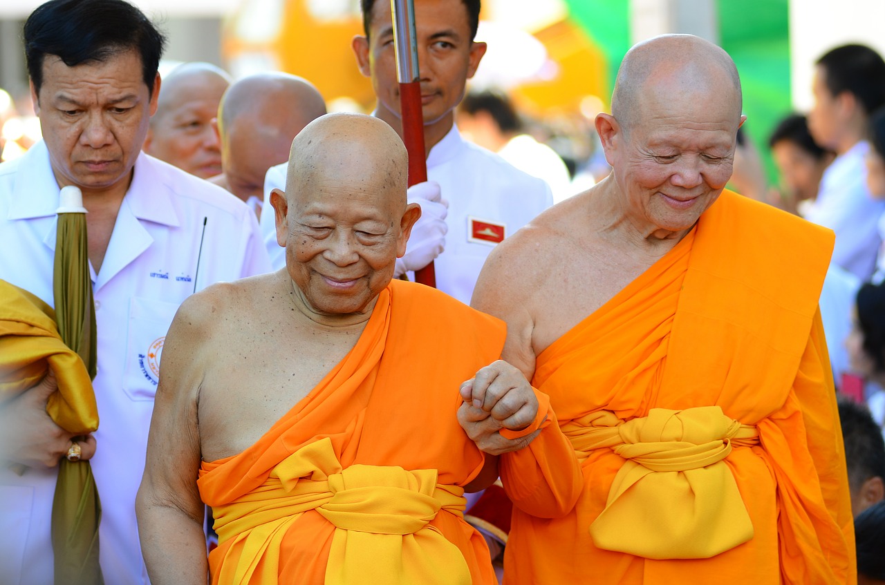 Två buddhistiska munkar.