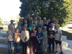 Gruppbild på skolkassen som vunnit.