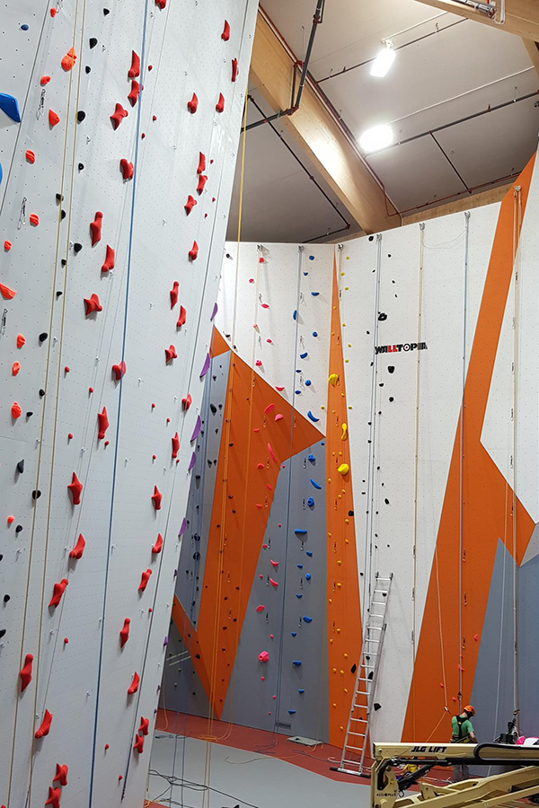 Foto på en av klätterväggarna.