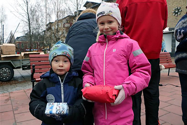 Syskonen Agnes och Joel Olofsson