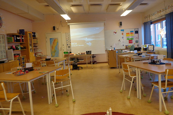 Foto på ett klassrum i Björklundaskolan.